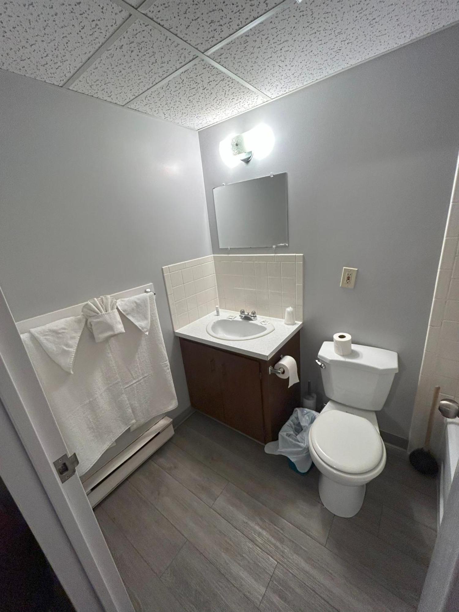Relax Motel Thunder Bay Room photo